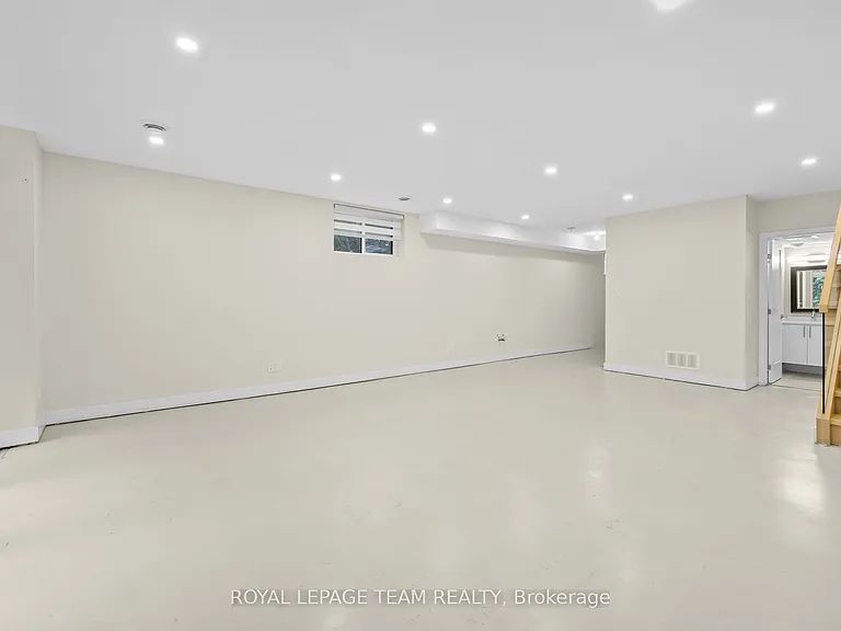 498 Wentworth Ave — Photo 30