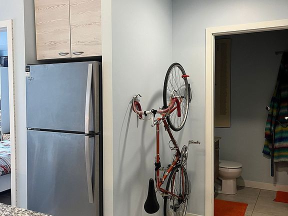 5th image of 280 Lester St #814