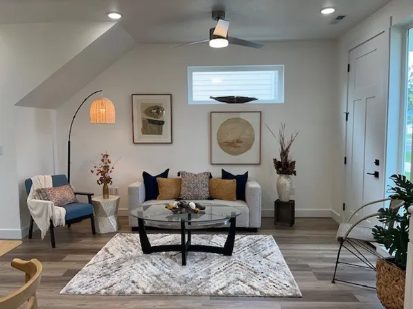 221 Fairgrounds Rd, Hamilton, MT 59840