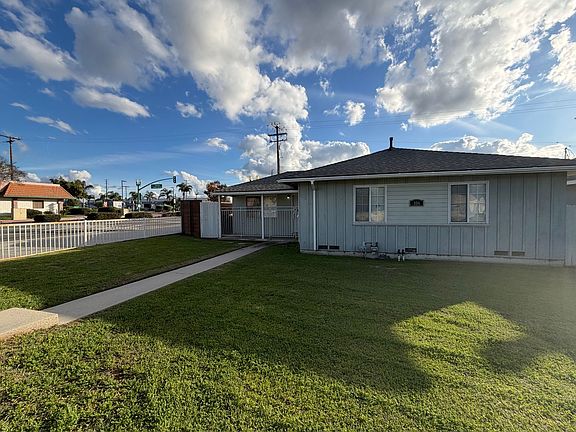 2nd image of 104 W Edna Pl