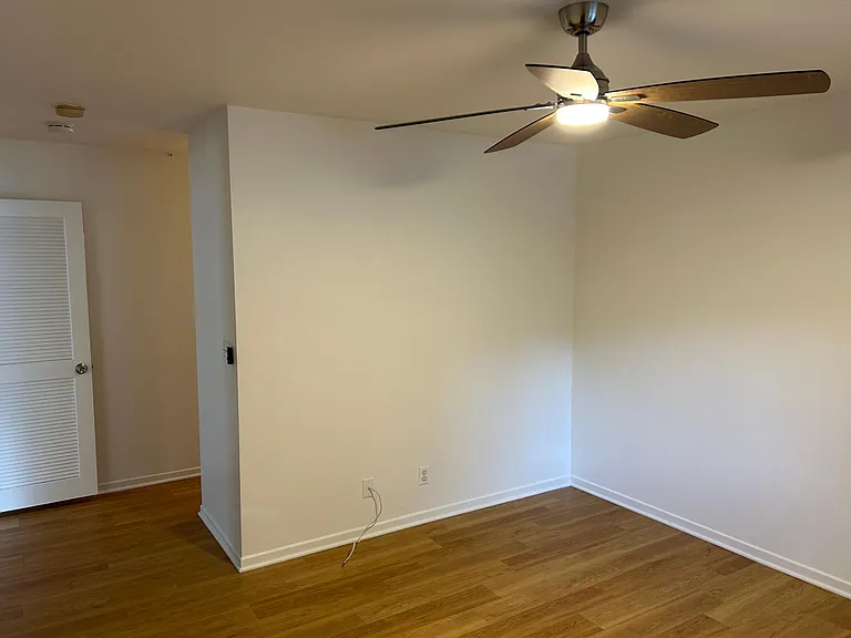 237 Streamwood — Photo 7