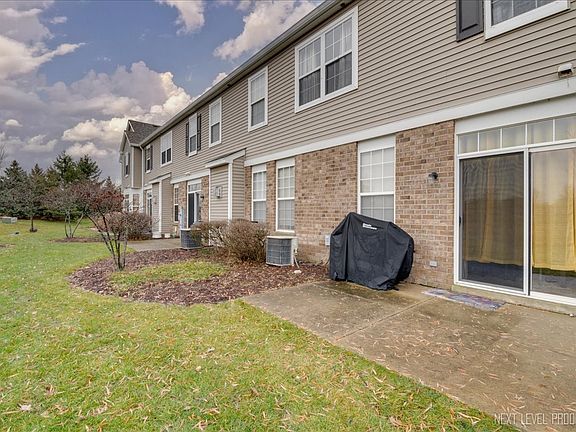 4th image of 543 Springbrook Trl N #543
