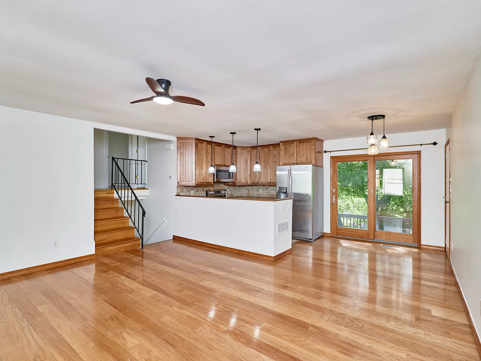 3 bed, 1.5 bath, 1804 sqft, $1,700 — Photo 2