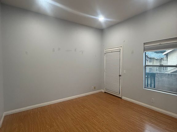 5th image of 312 Genoa St