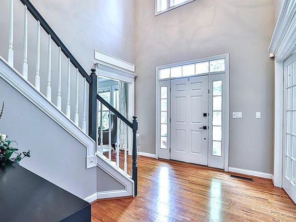 4th image of 958 Markley Woods Way