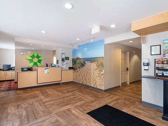 Lobby and Guest Check-in