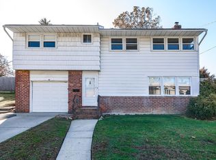 20 Miller Blvd, Syosset, NY 11791