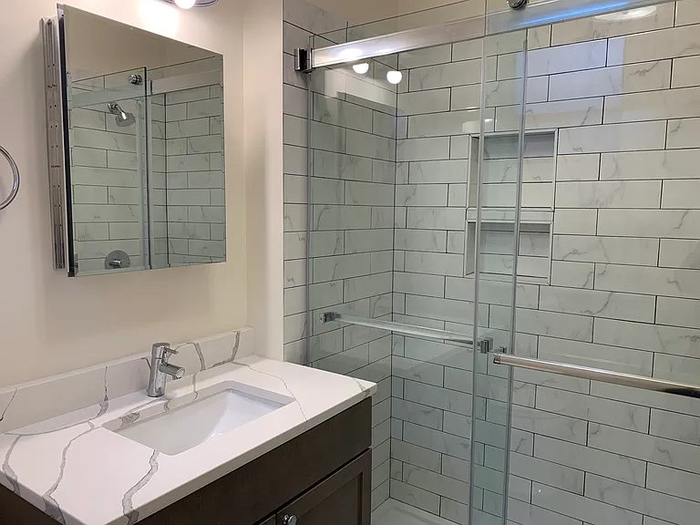 1045 W Barry Ave #3 — Photo 12