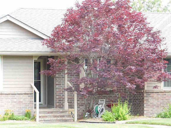 3rd image of 306 N Lakeside Dr