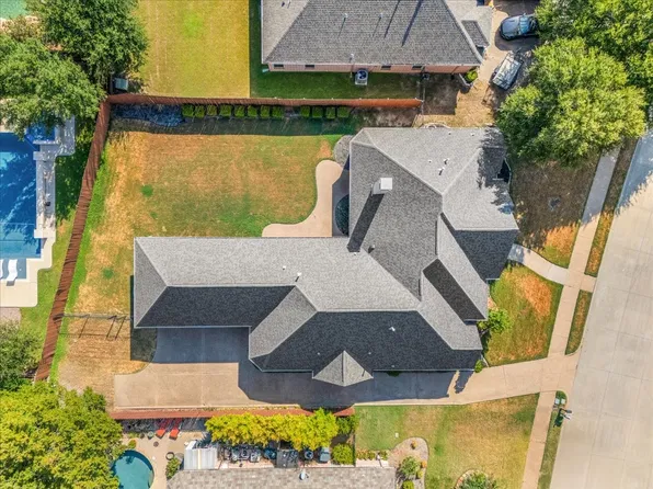 302 Skyline Dr, Trophy Club, TX 76262