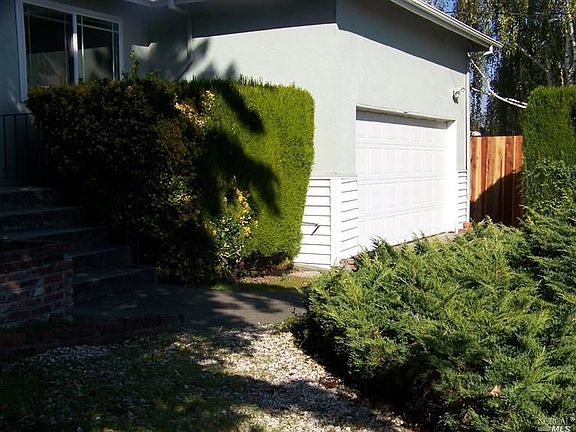 5th image of 753 Elm Dr