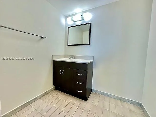 2450 NE 135th St #1005 — Photo 16