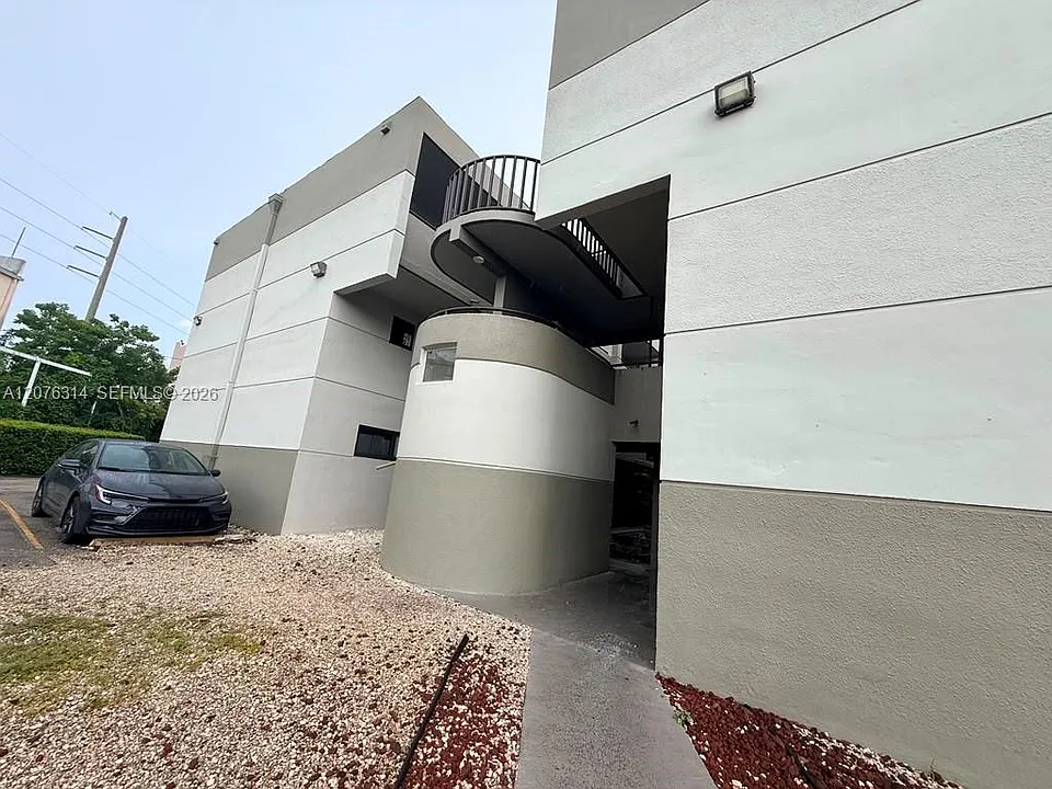 5 Olive Dr #13