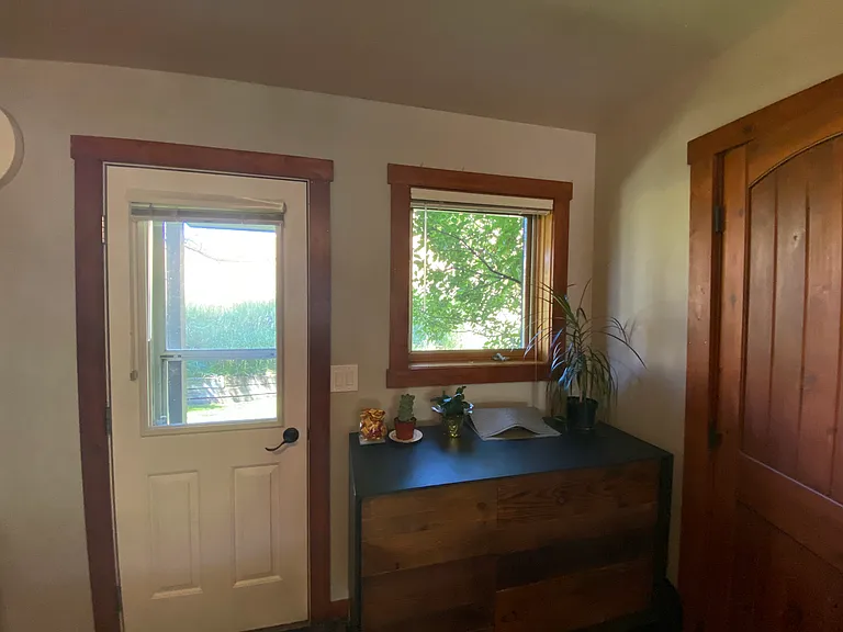 591 W Broadway Ave — Photo 5