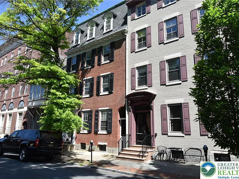 241 Spring Garden St — Photo 4