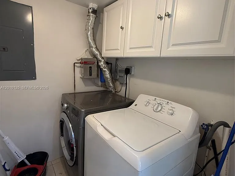 1619 Shenandoah St — Photo 8