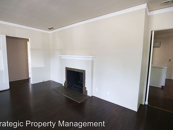 5th image of 1460 N Farris Ave
