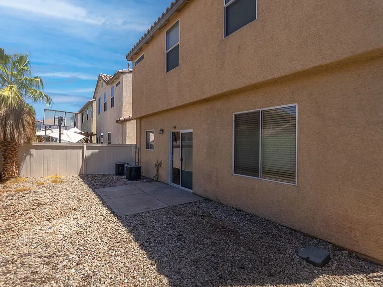 944 Saffex Rose Ave — Photo 36