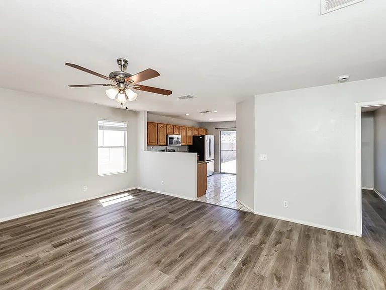 681 Indian Row Ct — Photo 5