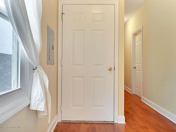 3rd image of 35 Farragut Ave #3