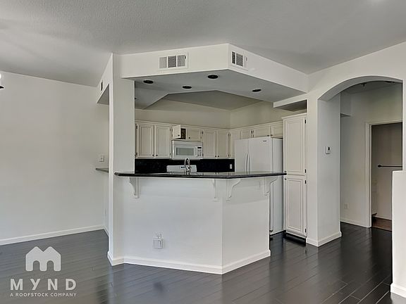 2nd image of 1058 Niguel Ln