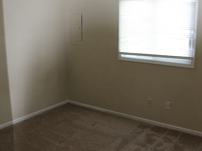 33B Keran Manor Ct #B — Photo 7