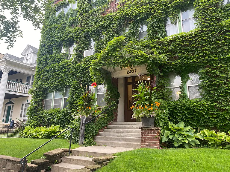 2429 Emerson Ave S #B2 — Photo 1