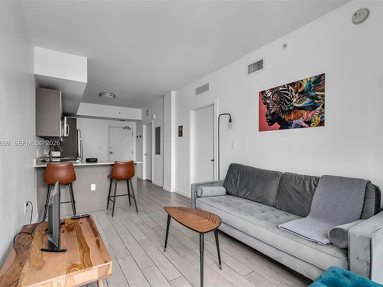 321 NE 26th St #709 — Photo 8