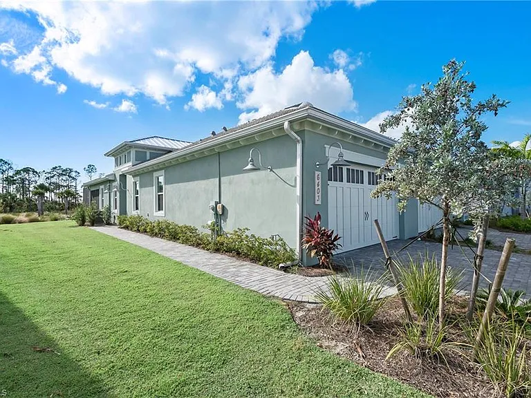 6403 Negril Isle Dr — Photo 2