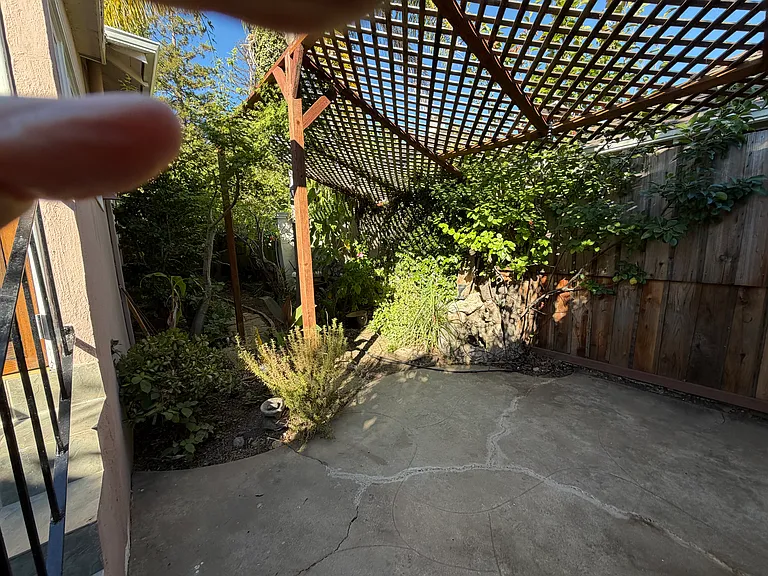 934 Webster St — Photo 10