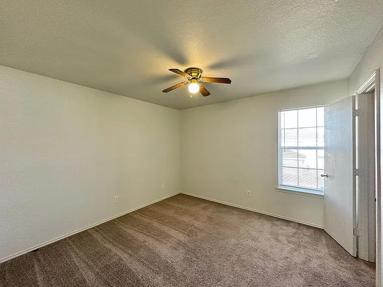 2105 Tahoe Ct — Photo 15