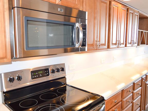 3rd image of 1250 N Humboldt St APT 1402