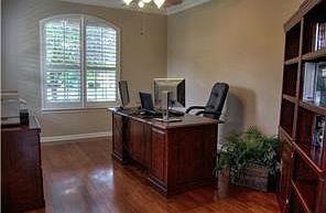 3rd image of 9805 Valderrama Dr