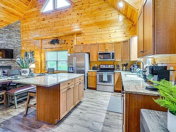 3rd image of 2178 Bear Haven Way