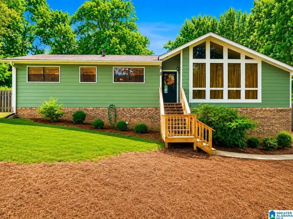 1031 Kings Forest Dr, Leeds, AL 35094