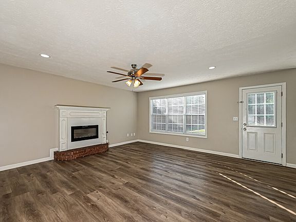 5th image of 785 Georgian Hills Dr