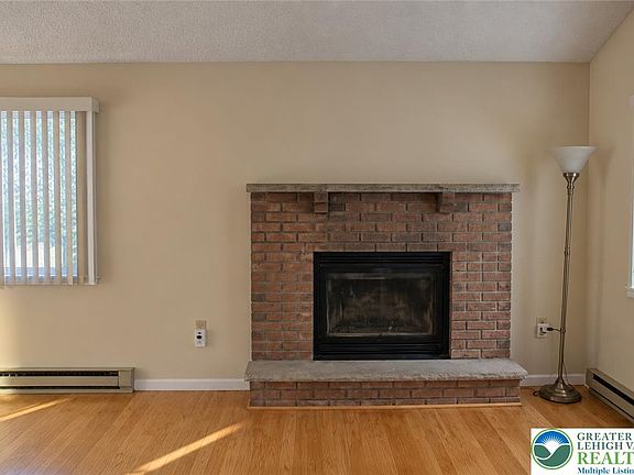 3rd image of 1109 Porter Dr