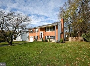 1807 Saw Mill Dr, Wilmington, DE 19810