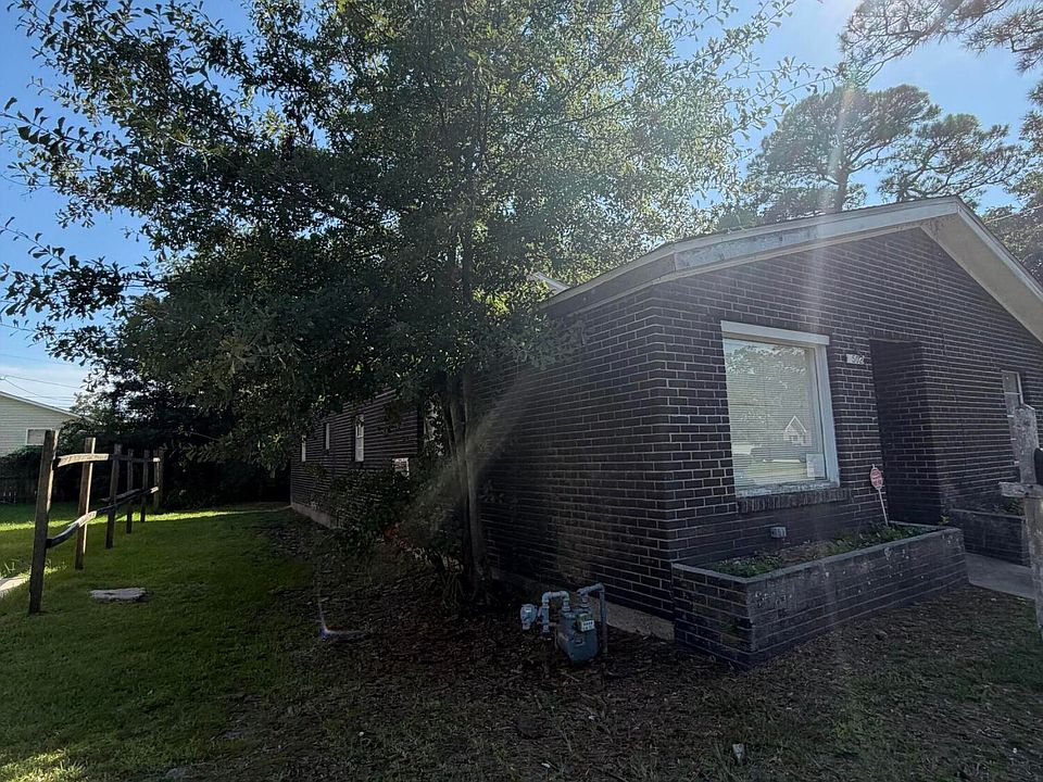 2nd image of 1502 School Ave