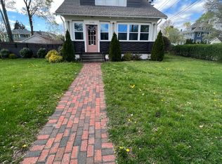 1698 Whitney Ave, Hamden, CT 06517
