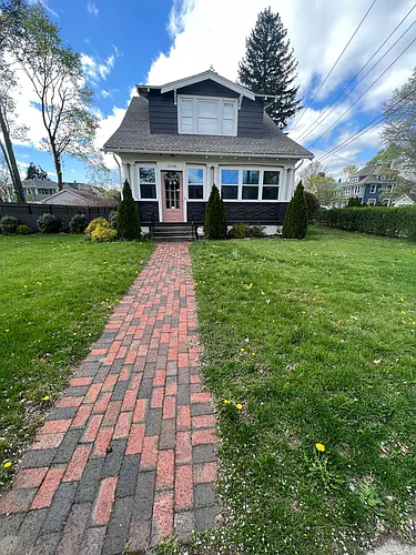 1698 Whitney Ave Photo 1