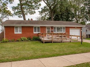 3724 Surrey Ln, South Bend, IN 46628