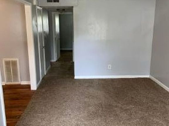 3rd image of 871 Ward Dr #Z4