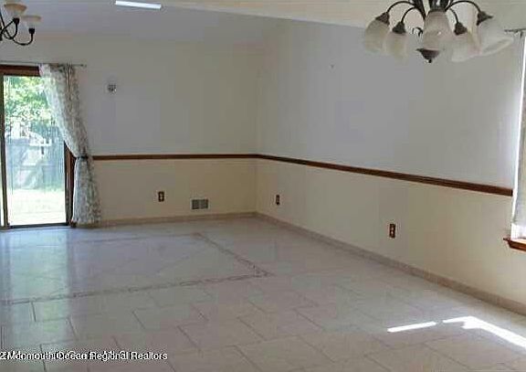 3rd image of 319 Church St