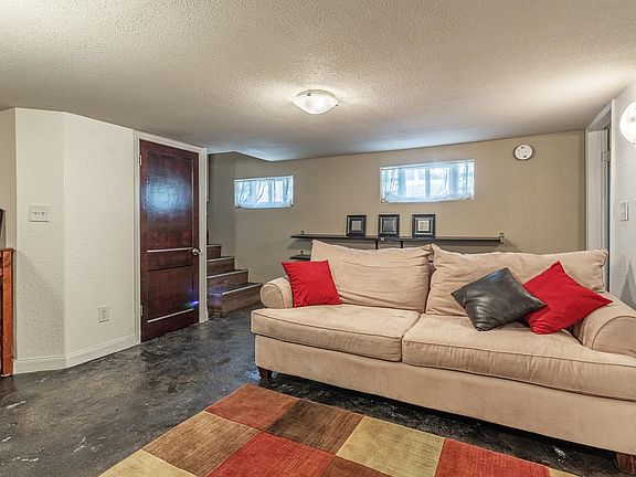 5th image of 3136 W Alaska Pl #B
