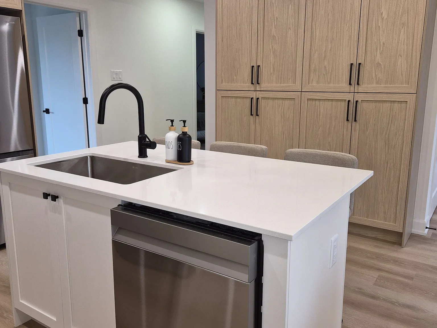 2 bed, $2,850 — Photo 4