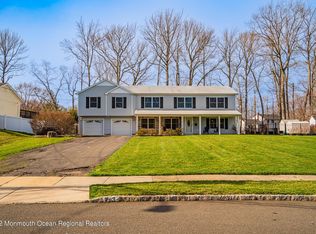 23 Tarrytown Rd, Manalapan, NJ 07726