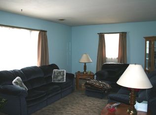 425 Charter St, Dekalb, IL 60115