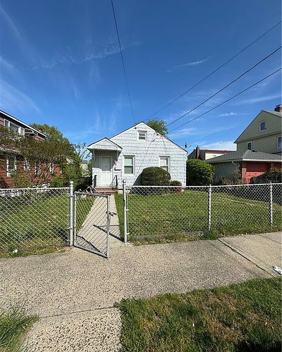 1st image of 46 1st St