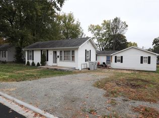 204 Pine St, Farmington, MO 63640